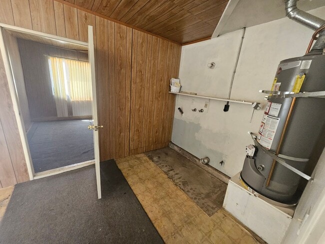 Building Photo - Single story home in Riverside Airport Nei...