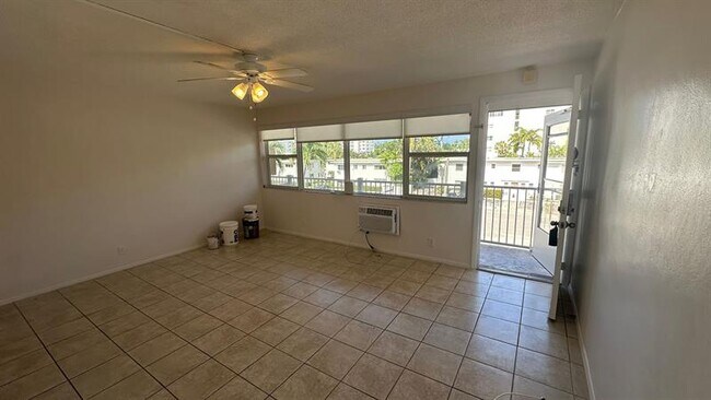 Building Photo - 625 Antioch Ave