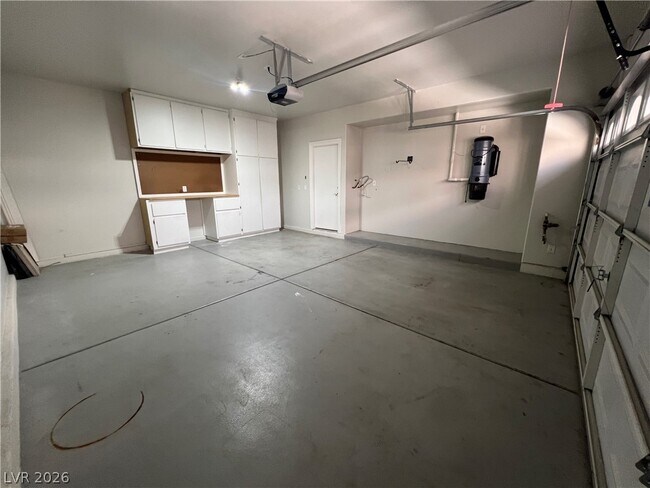 Building Photo - 9460 Glendora Valley St