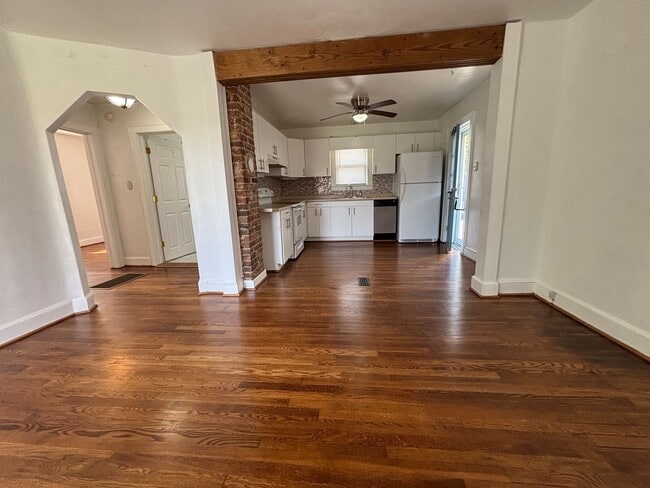 Building Photo - $500 OFF first months rent********950 Morgan Avenue -One Level Living with 2 bedrooms and 2 baths