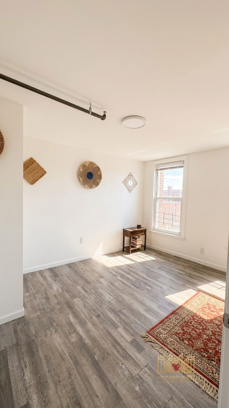 Building Photo - 985 Herkimer St