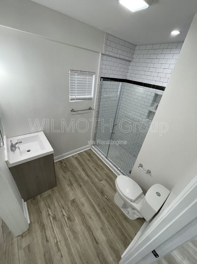 Building Photo - 1126 Villa Ave