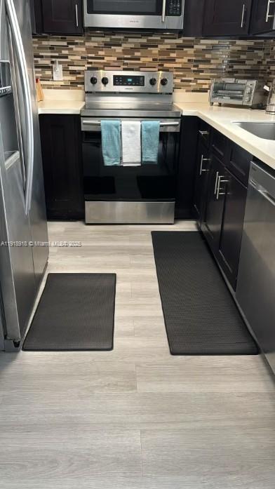 Building Photo - 910 SE Ocean Ave