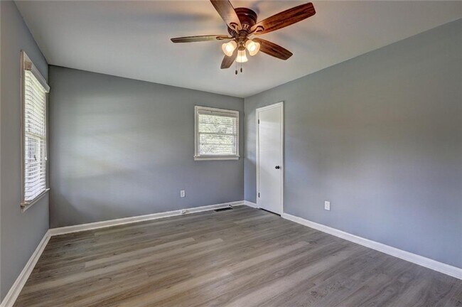 Building Photo - 970 Oglethorpe Ave