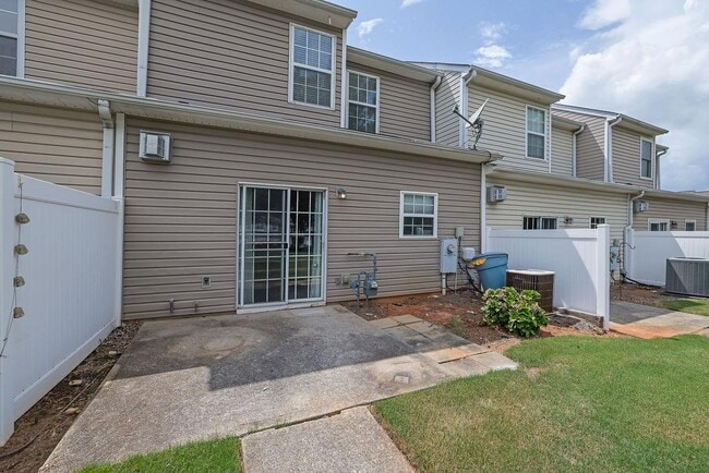 Building Photo - 518 Dragonfly Ct
