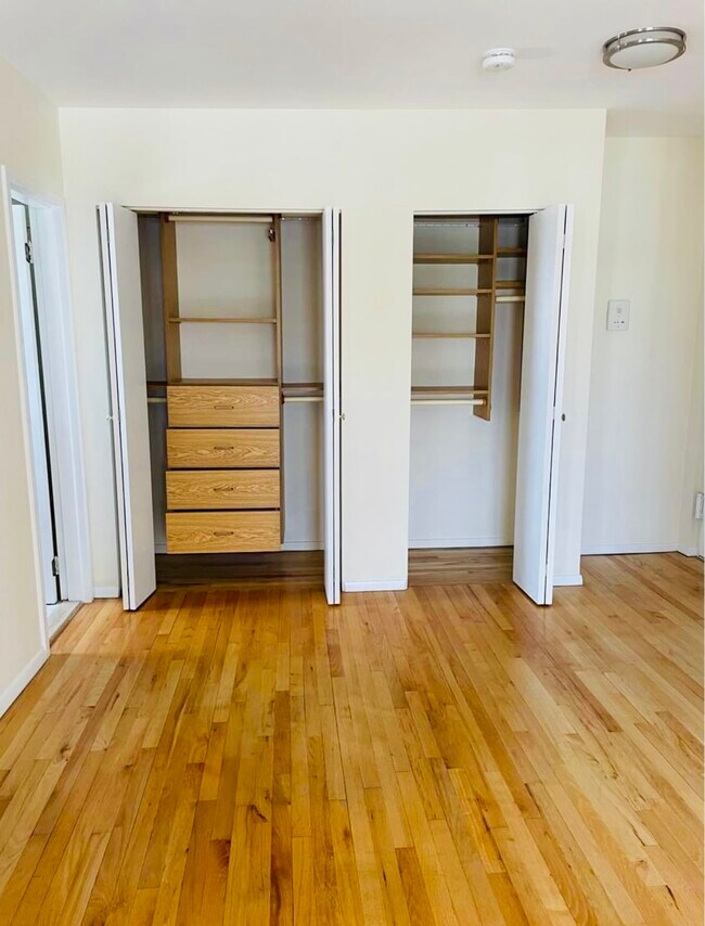 California Closets with drawers - 475 W Broadway