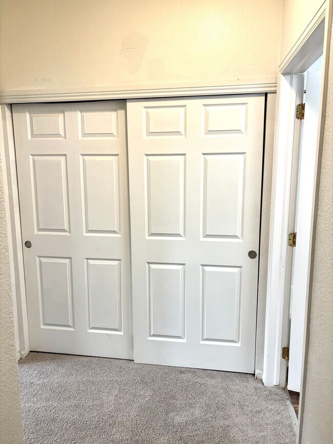 Building Photo - Large 2 bed, 2 bath condo for rent near Anschutz Medical Center