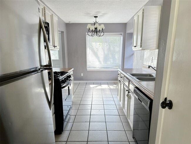 Building Photo - 2531 Orion Dr