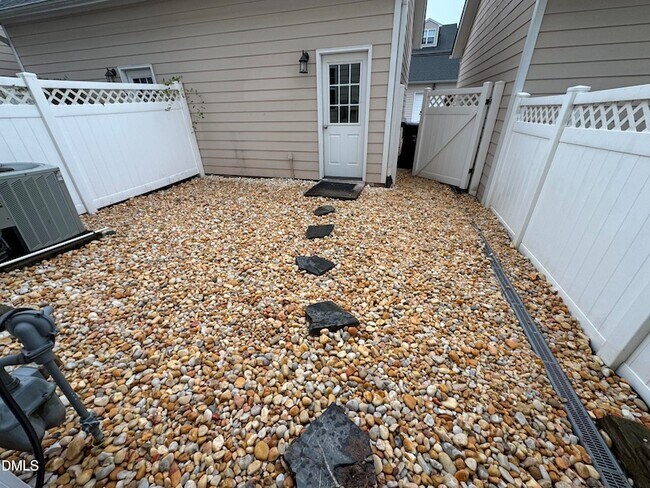 Building Photo - 1045 Philpott Dr