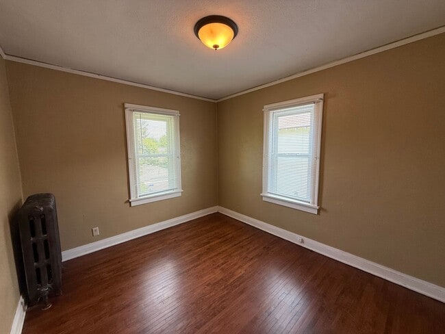 Building Photo - Charming 3 bedroom 1 bath in University/Lexington neighborhood!