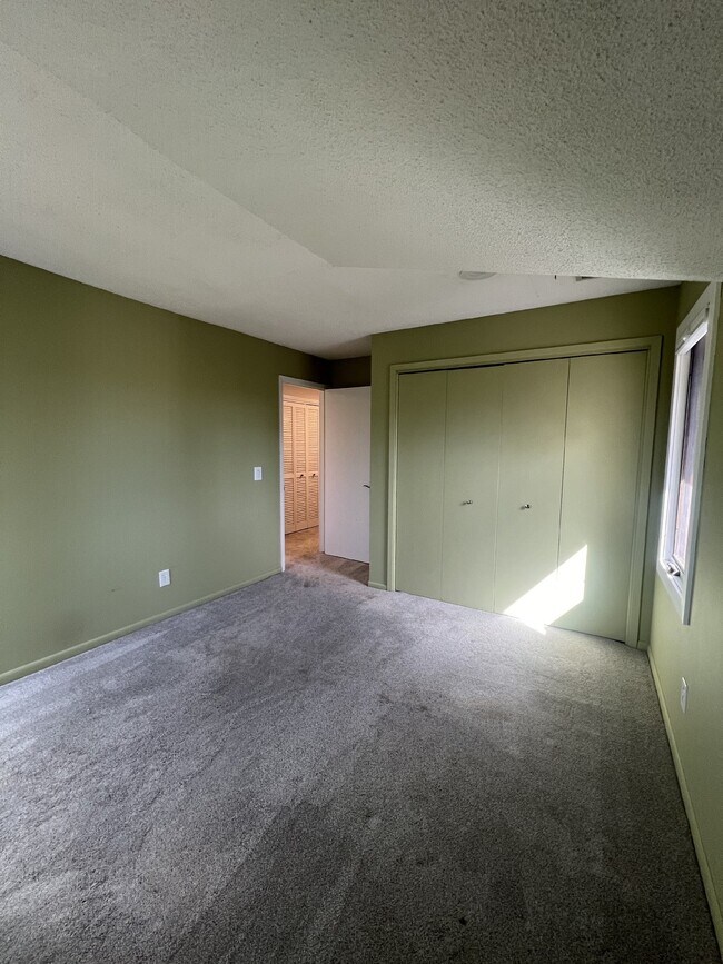 Building Photo - 9309 Sandler Dr