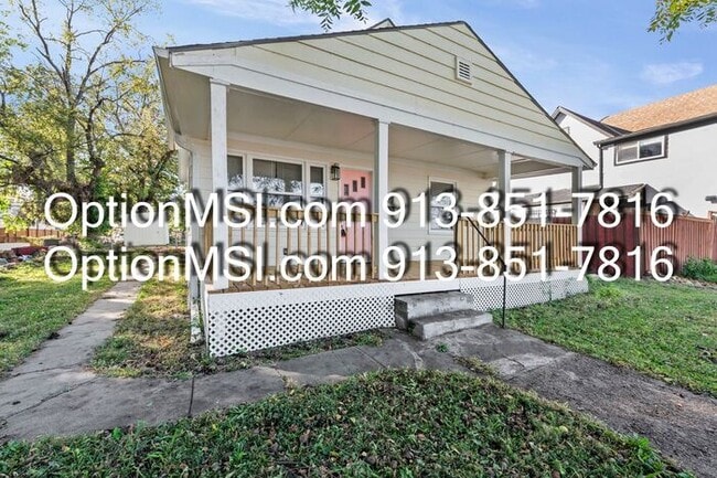 Building Photo - 1/2 Month Free!! Newly Remodeled 3-Bedroom...