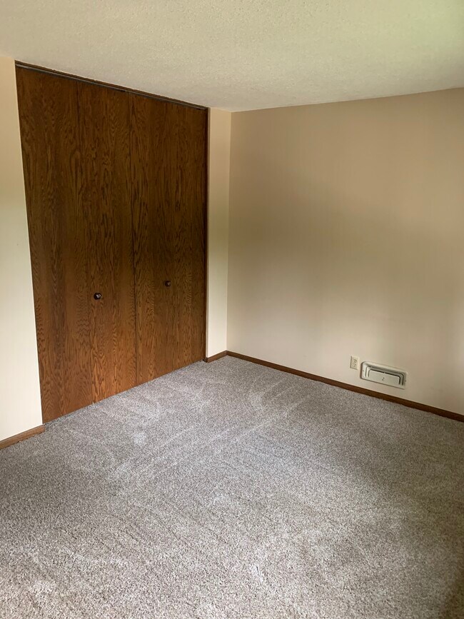 Building Photo - 13694 Fordham Ave