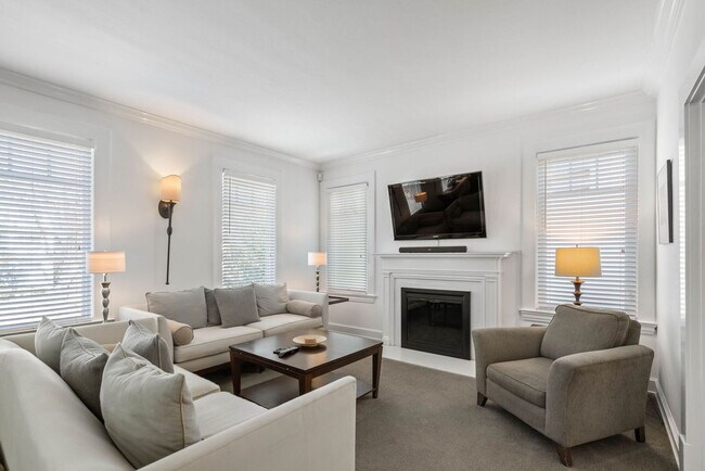 Primary Photo - 71 Standish Ave NW