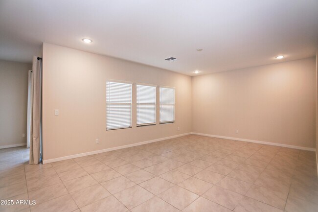 Building Photo - 7865 N 79th Ave