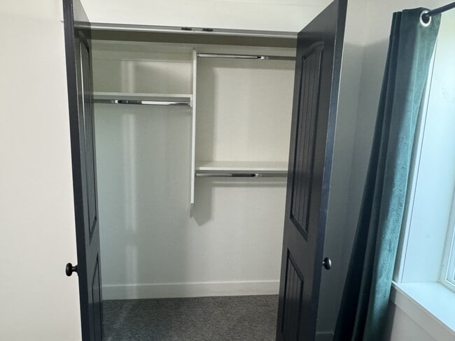 Building Photo - 890 W 110 S