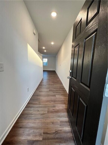 Building Photo - 6075 Handley Dr