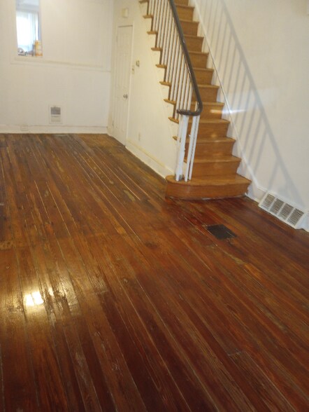 Building Photo - 16xx W Juniata St