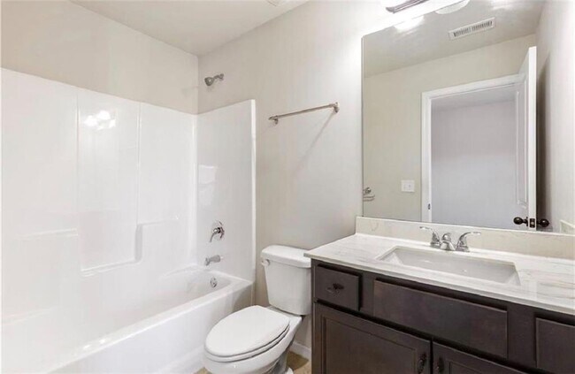 Building Photo - 2727 Cove View Ct SE