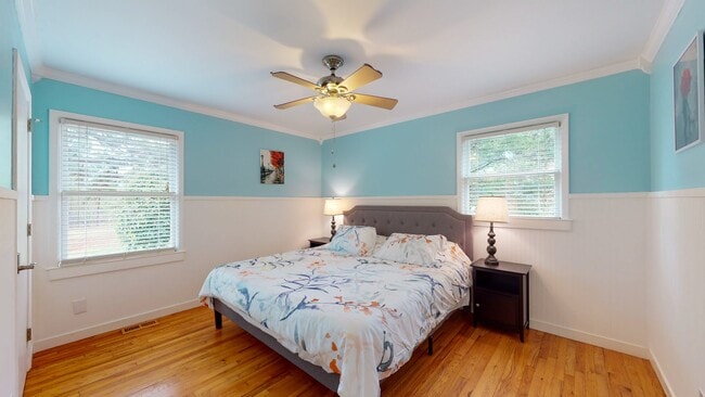 Building Photo - 110 Pinecliff Dr