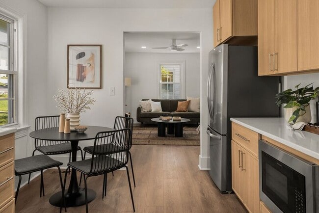 Building Photo - 1326 Ardee Ave