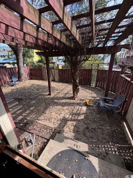 Building Photo - 1212 10th St