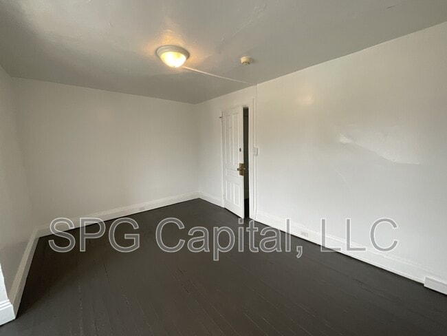 Building Photo - 286 W Jackson St