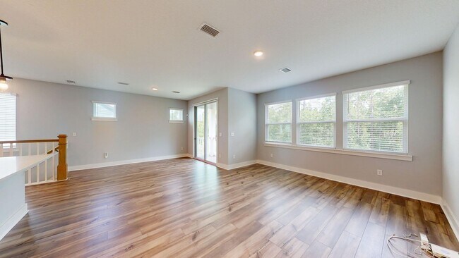 Building Photo - Stunning 3-Bedroom, 2.5-Bath Villa in The ...