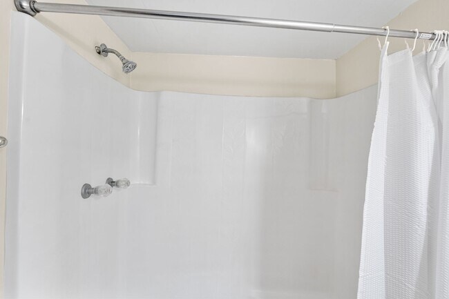 Building Photo - Move-In Ready 2 BR/ 2BA Condo on Southside close to Truman