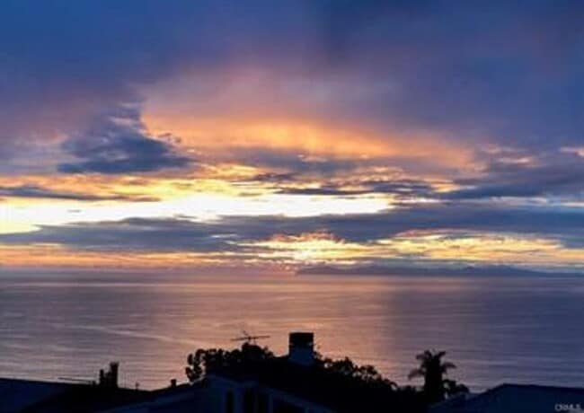 Building Photo - Gorgeous Contemporary Hilltop Laguna Beach Home - PANORAMIC OCEAN & CATALINA VIEWS!