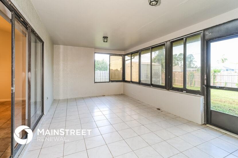 Building Photo - 1568 Glendale Ave NW