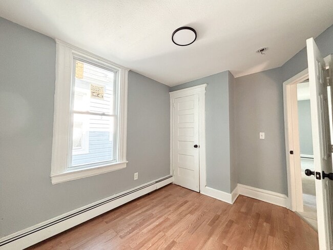 Building Photo - 648 Grove St