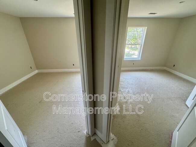 Building Photo - 8522 Kickapoo St