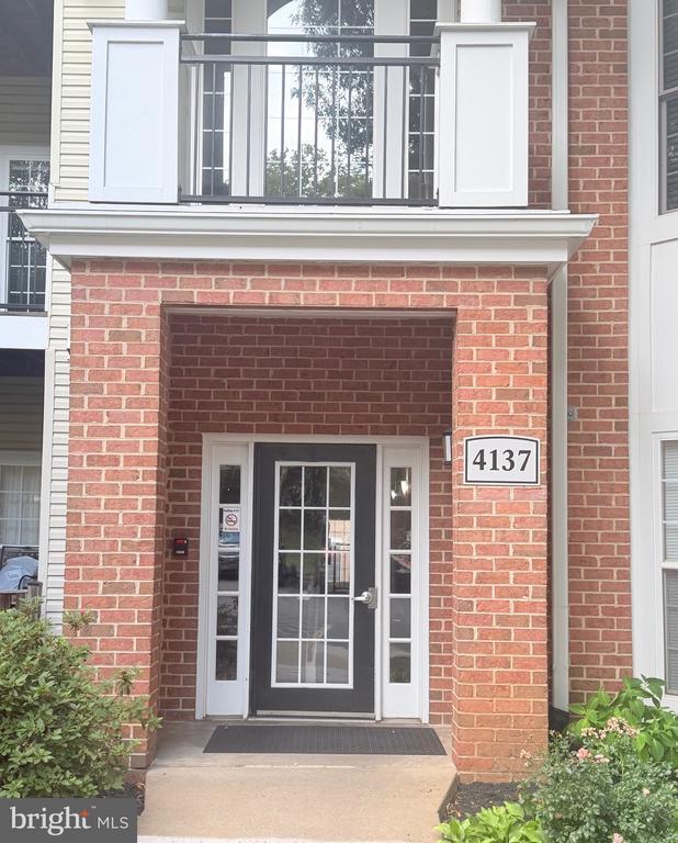 Building Photo - 4137 Fountainside Ln