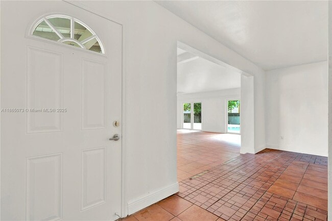 Building Photo - 15831 Palmetto Club Dr