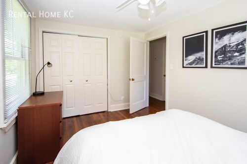 Building Photo - 7538 Santa Fe Dr