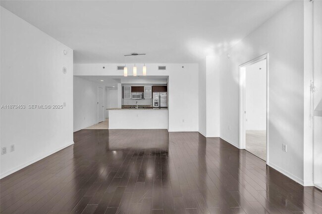 Building Photo - 951 Brickell Ave