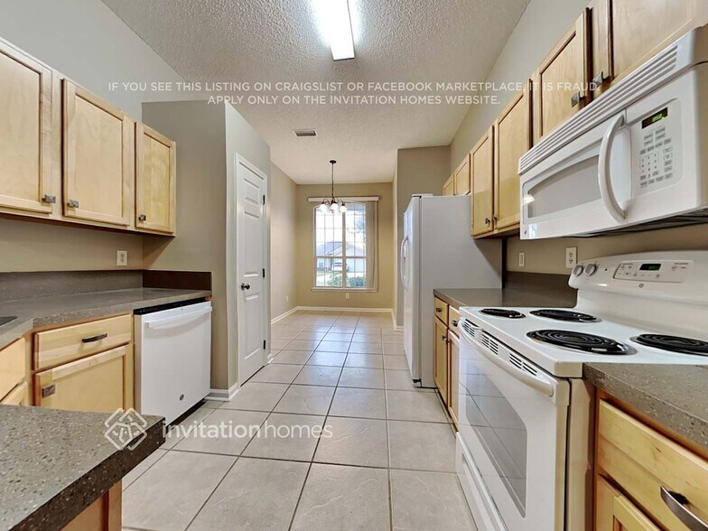 Building Photo - 3762 Woodbriar Dr