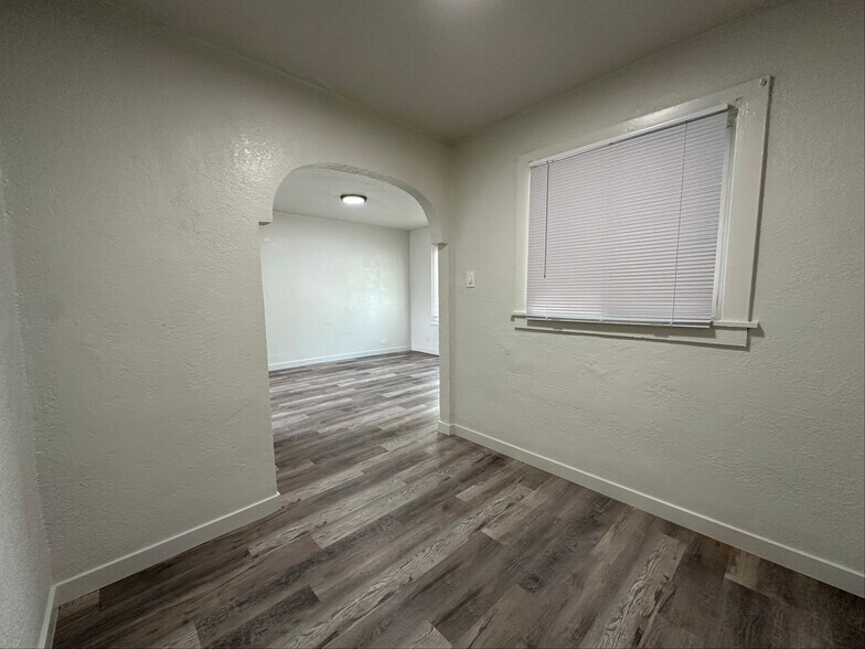 Building Photo - 614 E 600 S