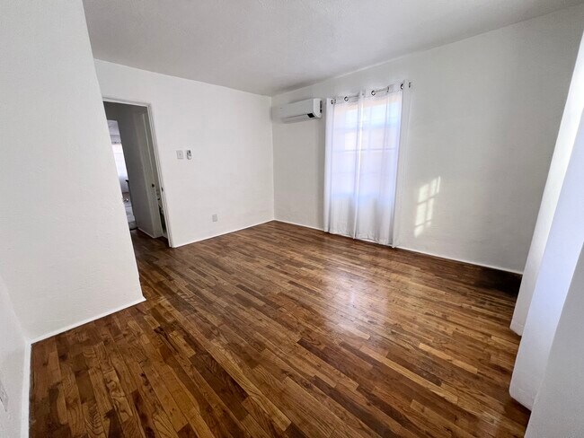 Building Photo - 504 Kathryn Ave