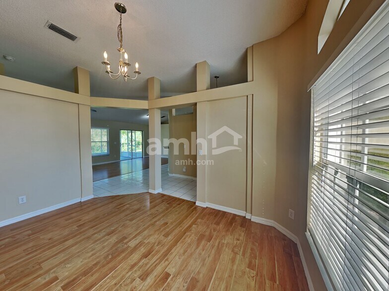 Building Photo - 6200 Erik Ct