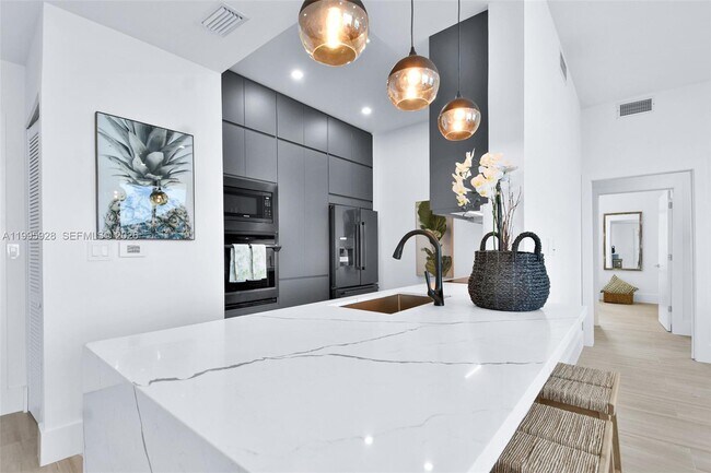 Building Photo - 18800 NE 29th Ave