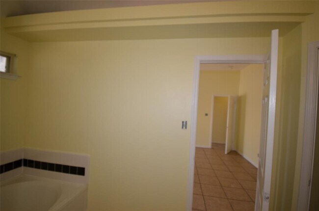 Building Photo - 4729 Castleman Dr