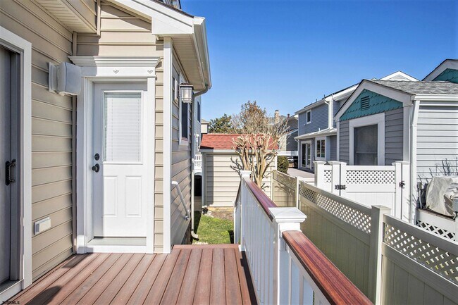 Building Photo - 7611 Ventnor Ave