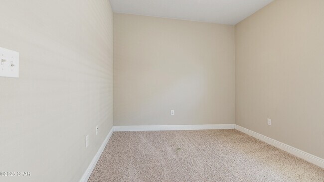 Building Photo - 221 S Shoreview Dr