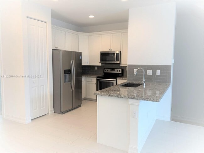 Building Photo - 11717 SW 13th Ct