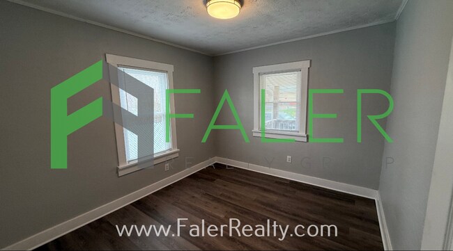 Building Photo - Charming 2-Bedroom Home