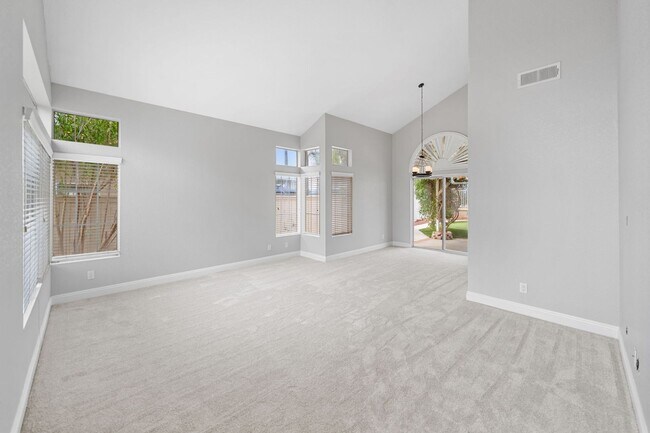 Building Photo - 40115 Starling St