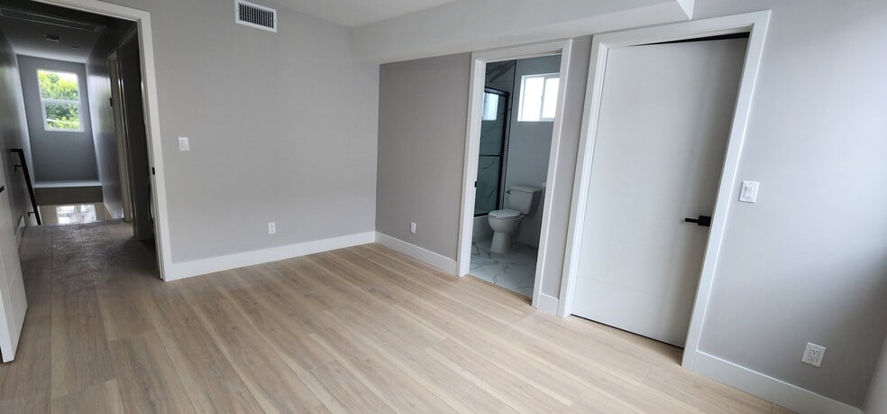 Building Photo - 5729 Klump Ave