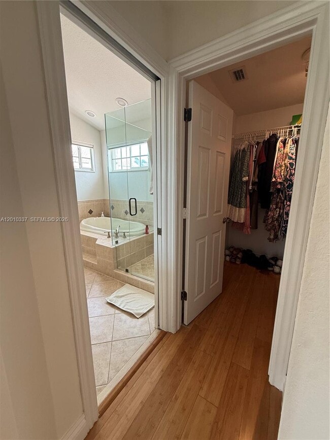 Building Photo - 1070 Capistrano